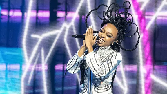 Die Sängerin Eden Alene auf der ESC Bühne in Rotterdam beim ersten Halbfinale.
