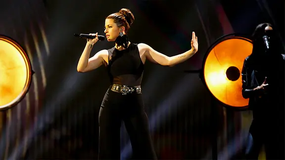 Ann Sophie probt auf der ESC Bühne in Wien.