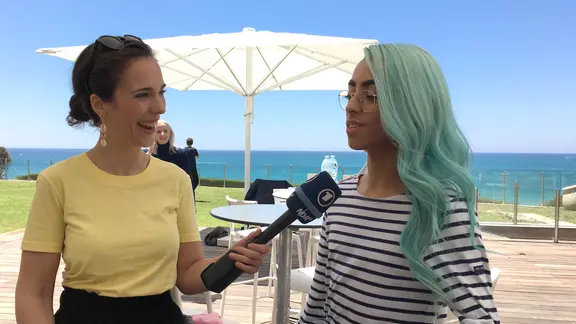 Alina Stiegler mit Bilal im Interview.