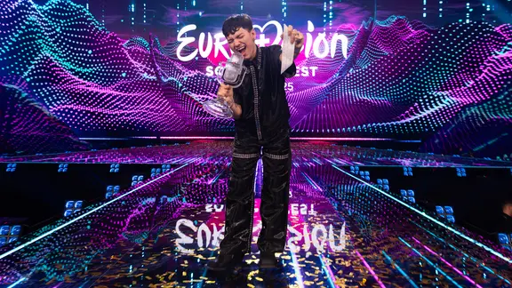 Österreich gewinnt den 69. Eurovision Song Contest mit dem Lied Wasted Love von JJ