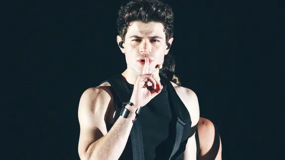 Theo Evan auf der Bühne für Zypern in der St. Jakobshalle