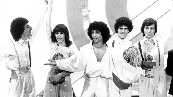 Gali Atari & Milk and Honey, VL: Reuven Gvirtz, Yehuda Tamir, Gali Tamir und Shmuel Bilu vertreten Israel 1979 beim Grand Prix und freuen sich über den 1. Platz