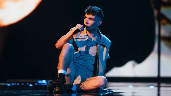 Victor Vernicos auf der Bühne in Liverpool.