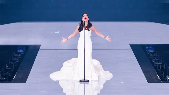 Nina Žižić auf der Bühne für Montenegro in Basel