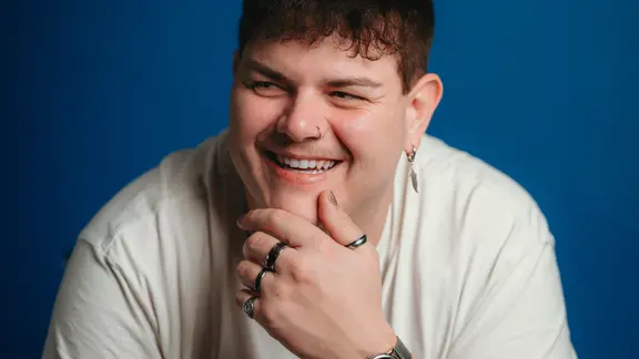 Der 28-jährige Sänger Isaak.