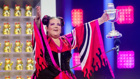 ESC-Gewinnerin Netta auf der Bühne in Lissabon.