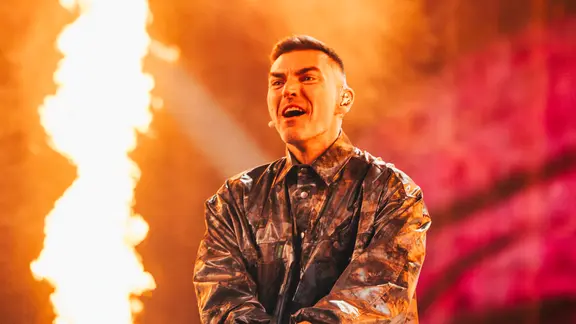 Gabry Ponte auf der Bühne für San Marino in Basel