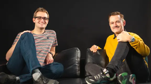 Die ESC Update Moderatoren Marcel Stober und Thomas Mohr.