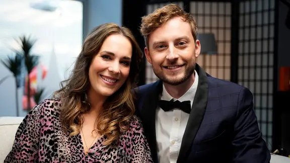 Alina Stiegler und Consi Zöller im Set von Alles Eurovision in Hürth