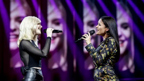 Für Deutschland stehen S!ster mit "Sister" auf der ESC-Bühne.