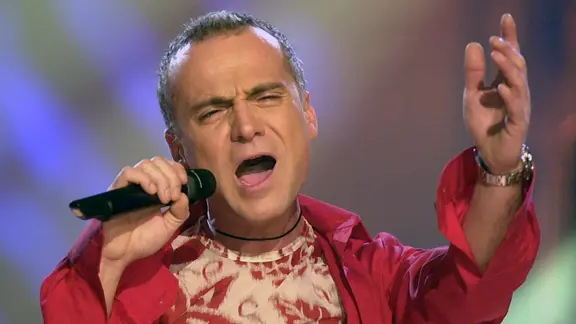 Nino de Angelo 2002 bei der Generalprobe zum deutschen Vorentscheid zum Grand Prix, konnte sich aber nicht qualifizieren. Er belegte 1989 für Deutschland den 14. Platz