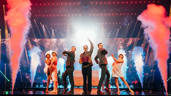 KAJ auf der Bühne für Schweden in der St. Jakobshalle