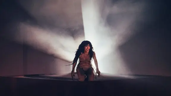 Loreen auf der Bühne in Liverpool.