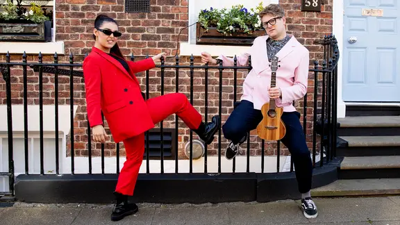 Alessandra aus Norwegen mit Stefan Spiegel beim ESC 2023 in Liverpool.