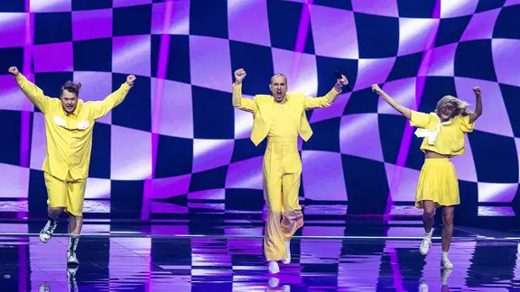 Die Gruppe "The Roop" auf der ESC Bühne in Rotterdam beim ersten Halbfinale