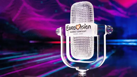 Die offizielle Trophäe des ESC 2025