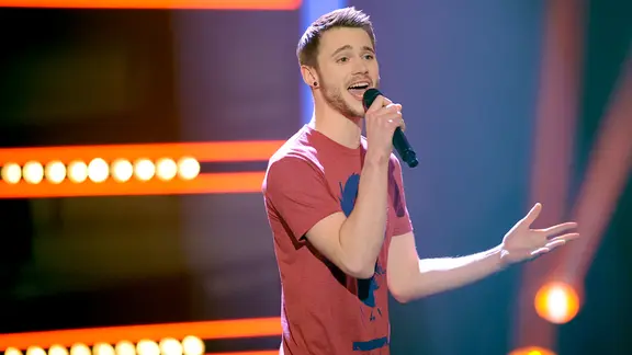 Roman Lob singt “Conflicted” im Finale von "Unser Star für Baku" am 16.02.2012 in Köln