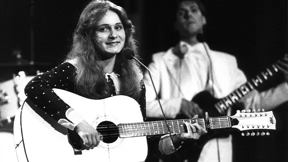 Nicole singt beim Grand Prix de la Chanson d'Eurovision im britischen Harrogate 1982 - und holt den ersten Sieg für Deutschland.