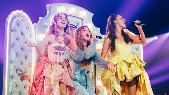 Remember Monday auf der Bühne für Großbritannien in Basel