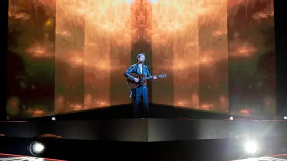 Für Estland steht Victor Crone mit "Storm" auf der ESC-Bühne in Tel Aviv 2019.