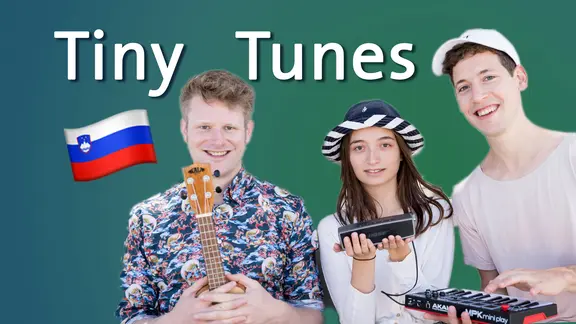 Die slowenischen ESC Teilnehmer 2019 mit dem Moderator Stefan Spiegel.