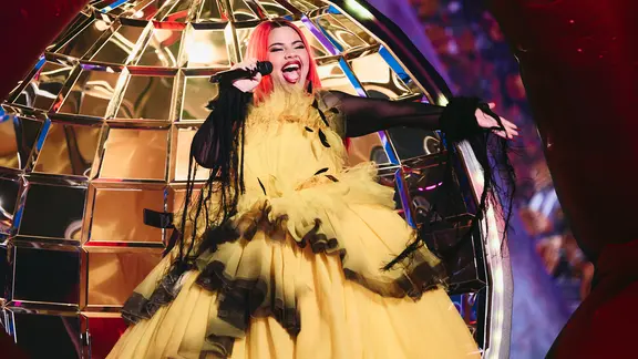 Miriana Conte auf der Bühne für Malta in Basel