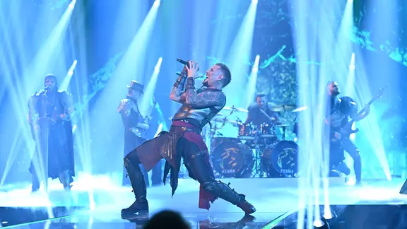 Finale von "Chefsache ESC": Feuerschwanz Cover-Song