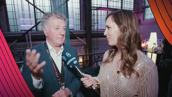 Australiens ehemaliger Head of Delegation Paul Clarke mit Alina Stiegler