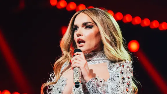 Melody auf der Bühne für Spanien in Basel