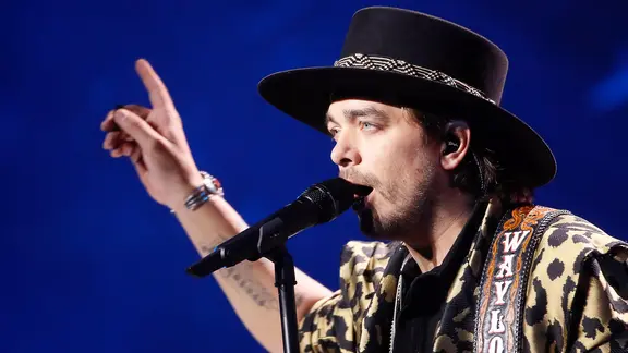 Waylon auf der Bühne in Lissabon.