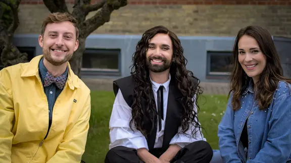 Consi, Conchita Wurst und Alina Stiegler bei Alles Eurovision.